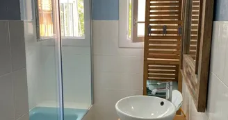 24. salle bain bas