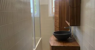 25. salle de bain 1er étage 25. salle de bain 1er étage