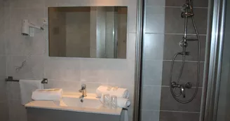 hotel-les-italiens-4 hotel-les-italiens-4