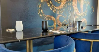 Neptune Table Neptune Table