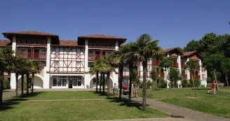 residence-pierre-et-vacances-entree-principale-biscarrosse residence-pierre-et-vacances-entree-principale-biscarrosse