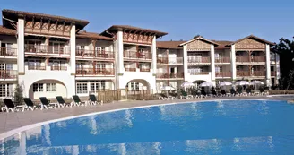 residence-pierre-et-vacances-piscine-biscarrosse residence-pierre-et-vacances-piscine-biscarrosse